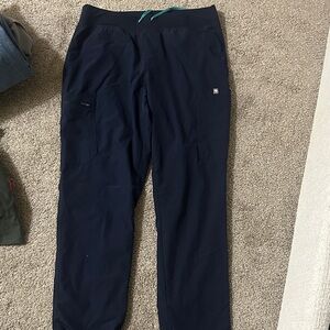 Figs medium petite scrubs